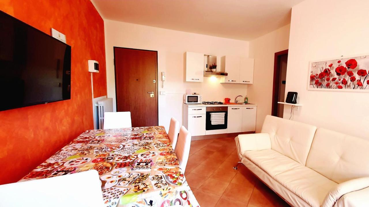 Appartamento Guest Holiday Filangieri 2 Reggio nell'Emilia Esterno foto